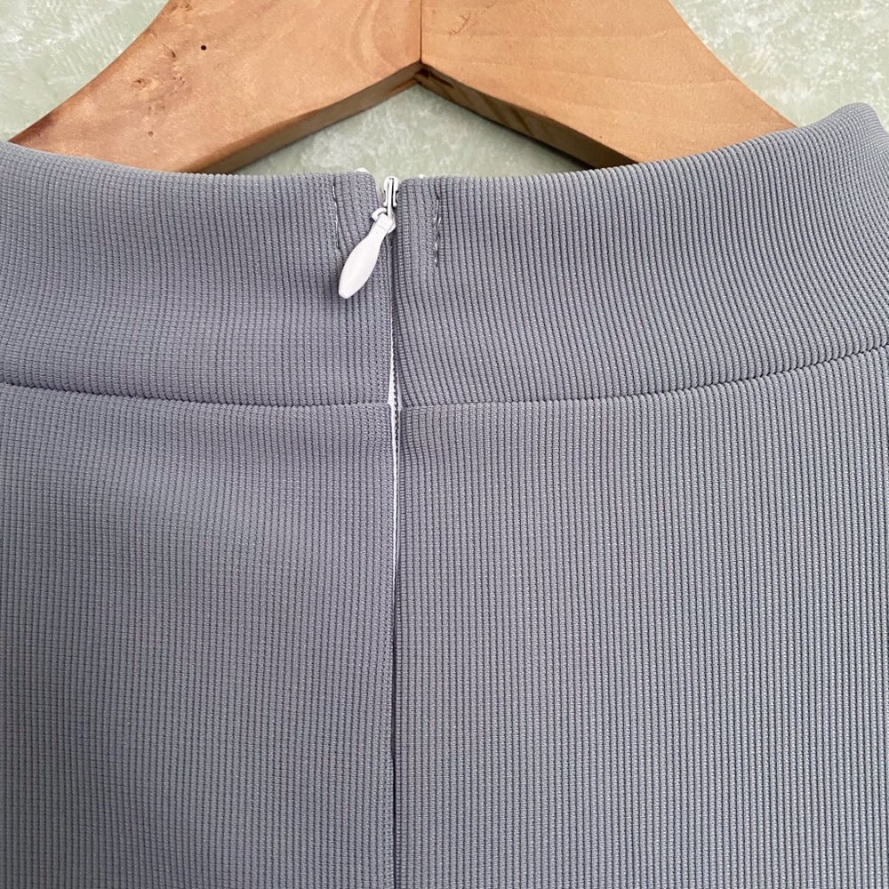 Missguided Ruffle Bottom Dress - Picture 4 of 8